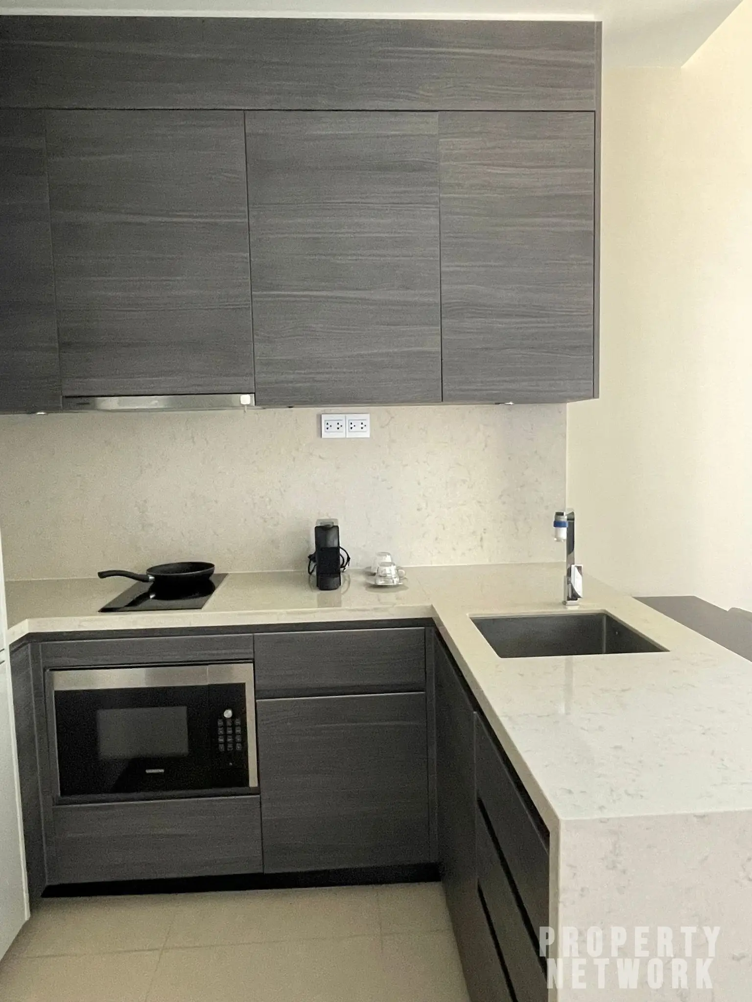 1-Bedroom, 1-Bath, 47sqm The Esse Asoke for Rent 35K/Month or Sale 9.9M, 520m to MRT Sukhumvit, Fully Furnished, Luxury Living in Sukhumvit, Bangkok.