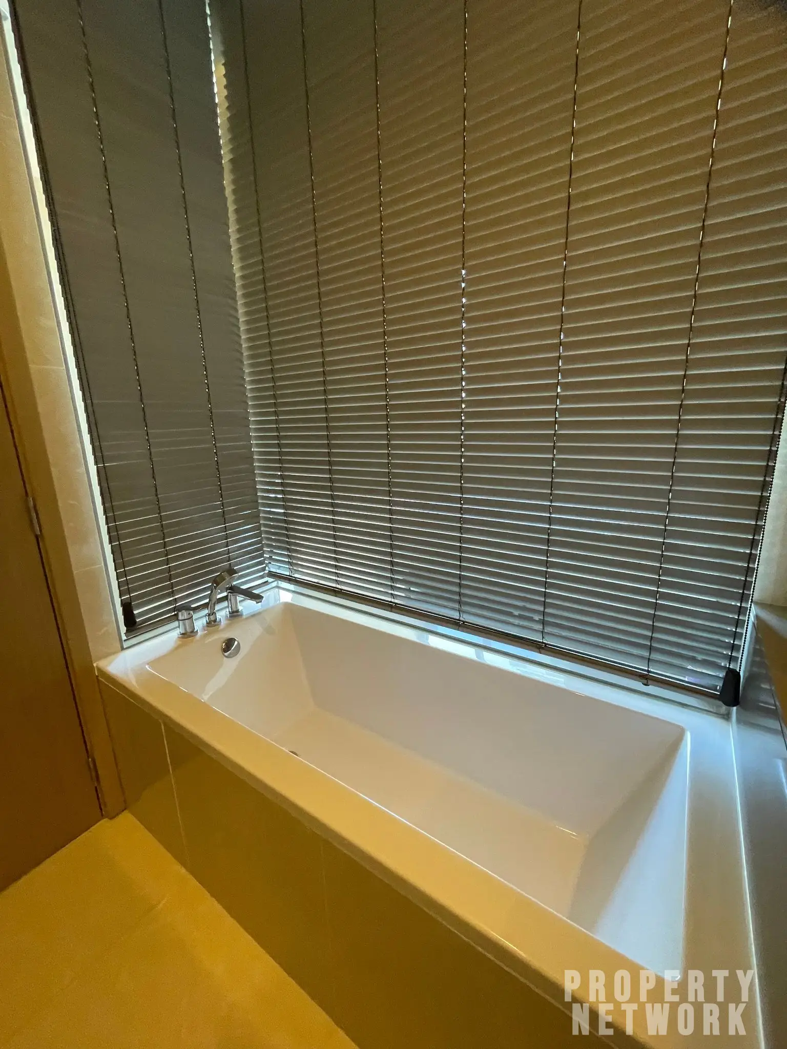 1-Bedroom, 1-Bath, 47sqm The Esse Asoke for Rent 35K/Month or Sale 9.9M, 520m to MRT Sukhumvit, Fully Furnished, Luxury Living in Sukhumvit, Bangkok.