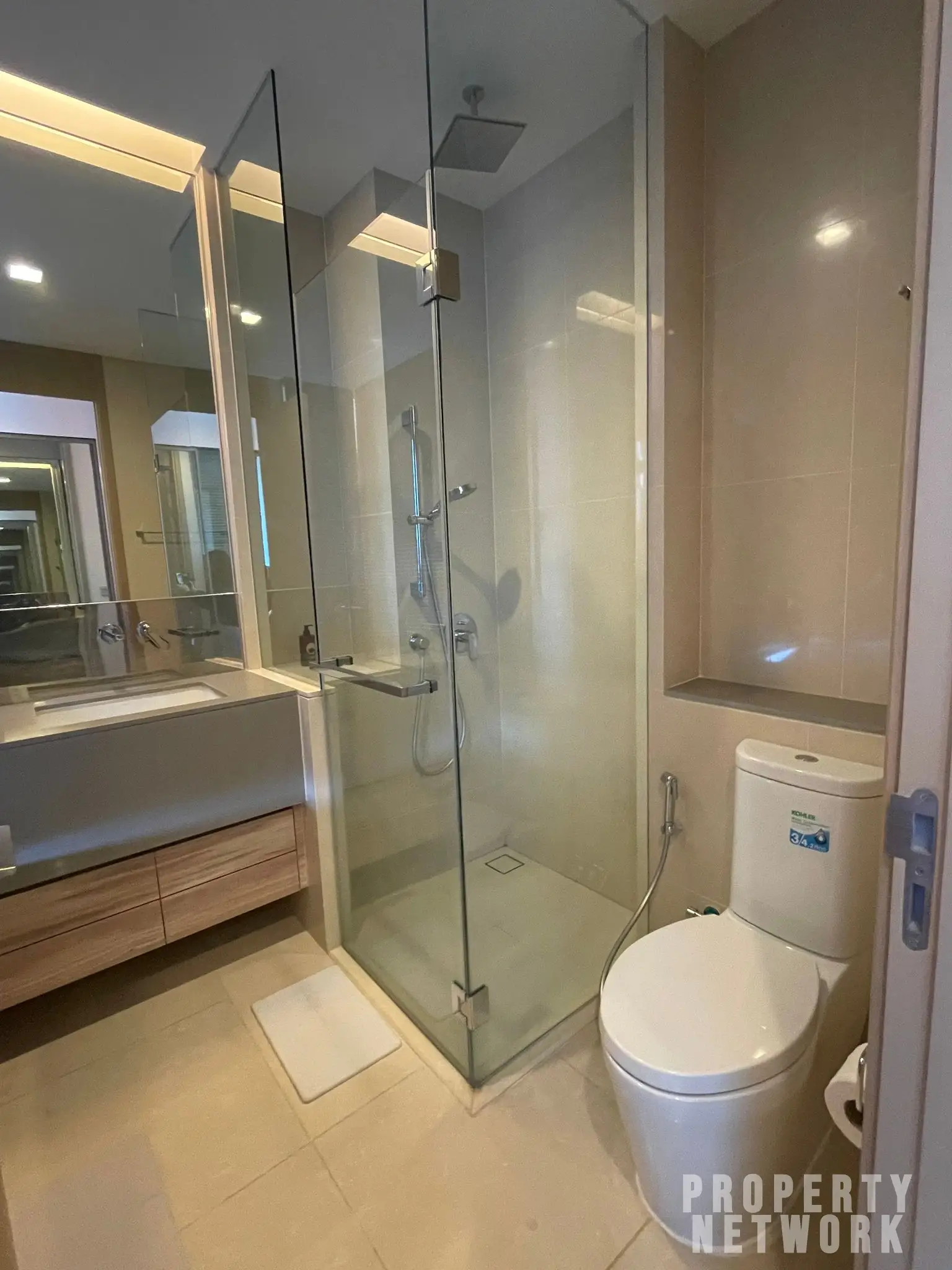 1-Bedroom, 1-Bath, 47sqm The Esse Asoke for Rent 35K/Month or Sale 9.9M, 520m to MRT Sukhumvit, Fully Furnished, Luxury Living in Sukhumvit, Bangkok.