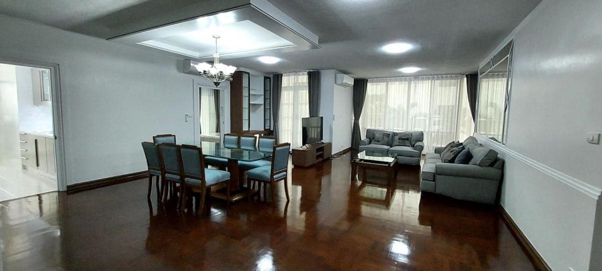 3-Bed 2-Bath 250sqm Vanicha Park for Rent near BTS Chidlom, 90K THB/month