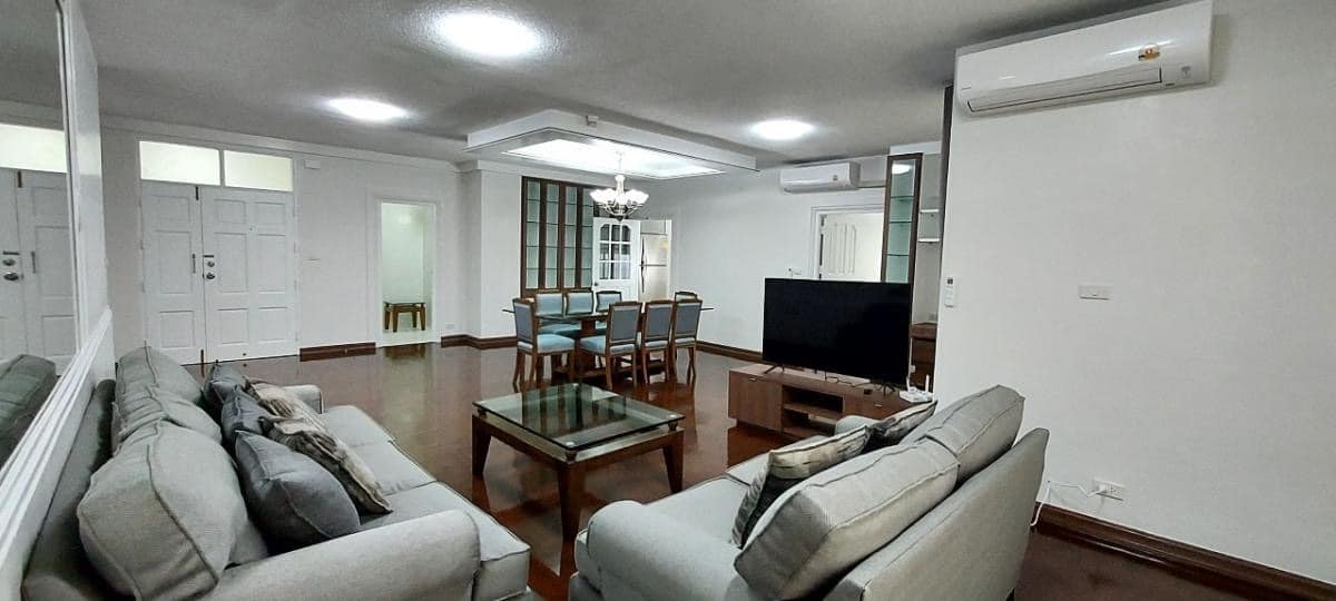 3-Bed 2-Bath 250sqm Vanicha Park for Rent near BTS Chidlom, 90K THB/month