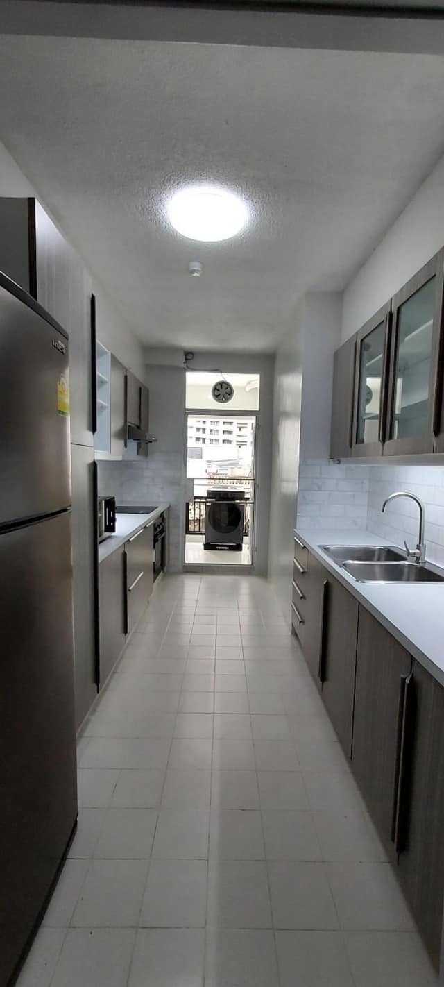 3-Bed 2-Bath 250sqm Vanicha Park for Rent near BTS Chidlom, 90K THB/month