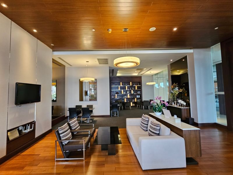 2-Bedroom, 2-Bathroom, 110 sqm Condo at Q Langsuan for Rent, 85K THB, Near BTS Chit Lom, MRT Lumphini