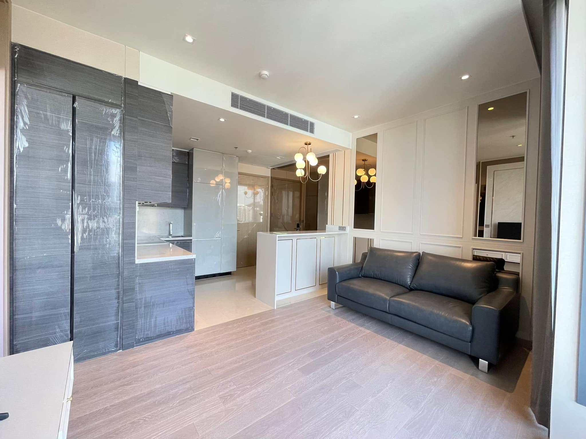 1-Bedroom, 1-Bathroom, 51sqm Condo at The ESSE Asoke for Rent, 50K THB, Near Asoke BTS, MRT Sukhumvit