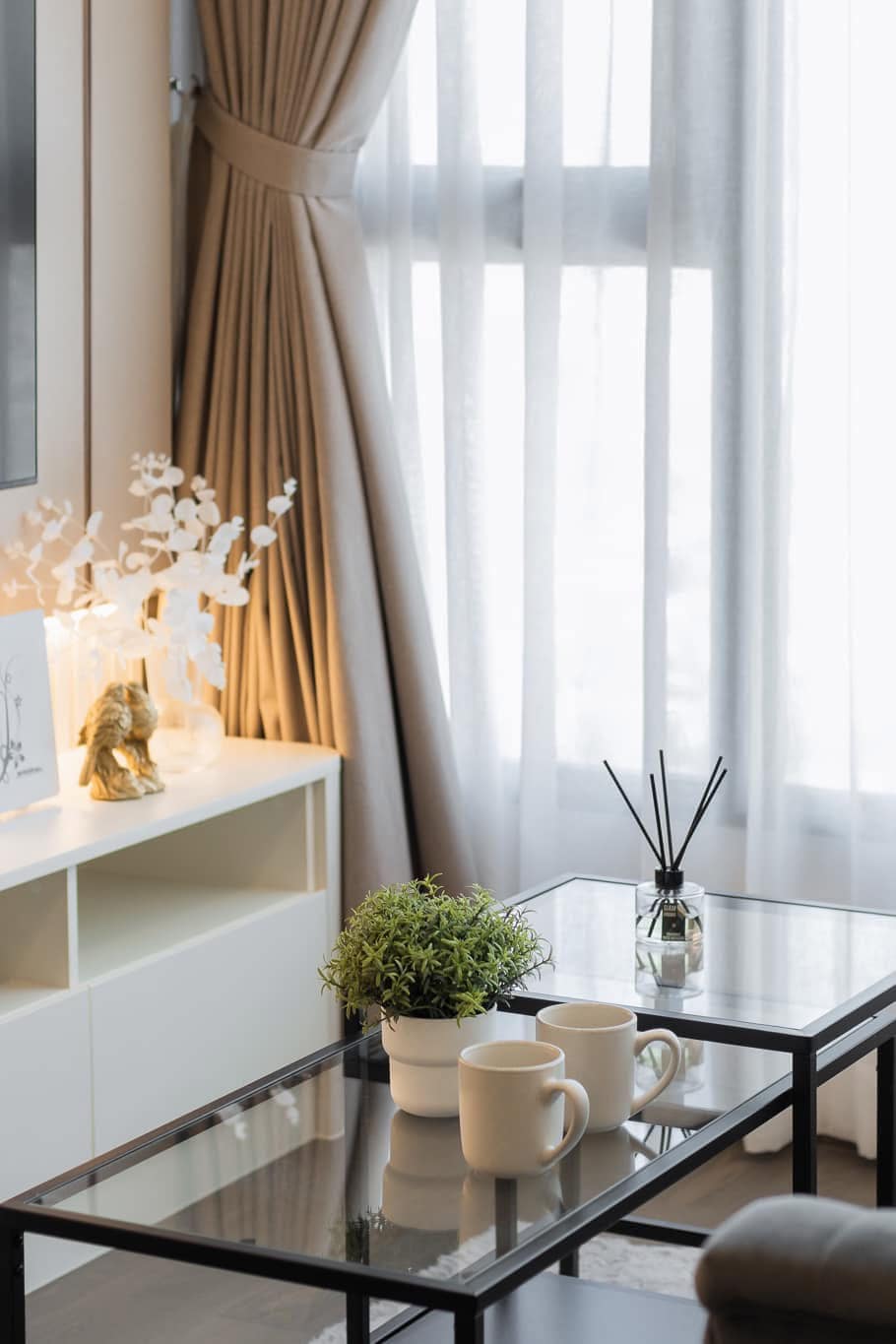 Luxury 2-bed, 2-bath duplex at Park Origin Chula-Samyan. 64 sqm, Chao Phraya River view, MRT Sam Yan nearby. For rent 65K THB/month..