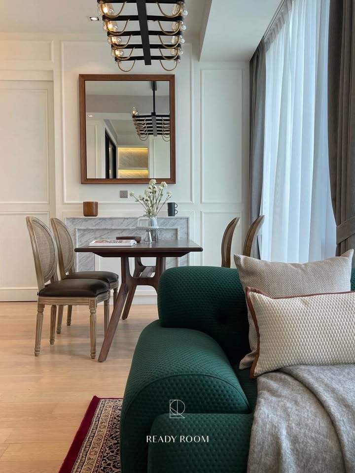 Luxury 2-bed, 2-bath combined unit at 28 Chidlom. 86 sqm, 24th floor, fully furnished, BTS Chidlom nearby. For sale 44M THB. Prime Bangkok location.