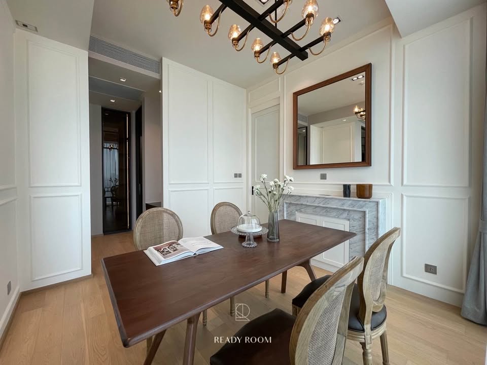 Luxury 2-bed, 2-bath combined unit at 28 Chidlom. 86 sqm, 24th floor, fully furnished, BTS Chidlom nearby. For sale 44M THB. Prime Bangkok location.
