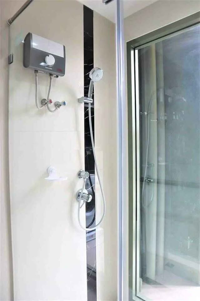 Modern 1-bed 1-bath 26.65 sqm condo at Wish Signature Midtown Siam. Fully furnished, great amenities. Rent for 19K or Sale at 4.5M THB.