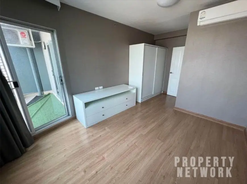 Fully furnished 2-bedroom, 1-bathroom condo at Supalai Park Ekamai Thonglor, 83 sqm, 19th floor, with city views, swimming pool, gym, and rooftop terrace.