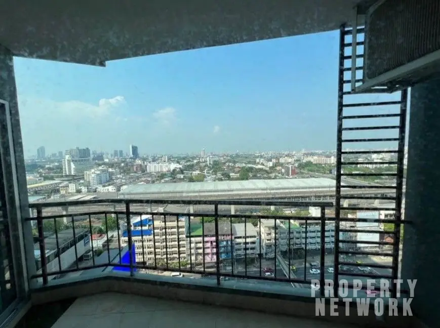 Fully furnished 2-bedroom, 1-bathroom condo at Supalai Park Ekamai Thonglor, 83 sqm, 19th floor, with city views, swimming pool, gym, and rooftop terrace.