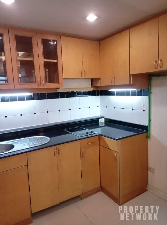 Spacious 1-Bedroom 1-Bathroom 52 sqm condo at Pipat Place For Sale ฿5,150,000. Just 360m from BTS Chong Nonsi. Great location in Silom, Bang Rak!