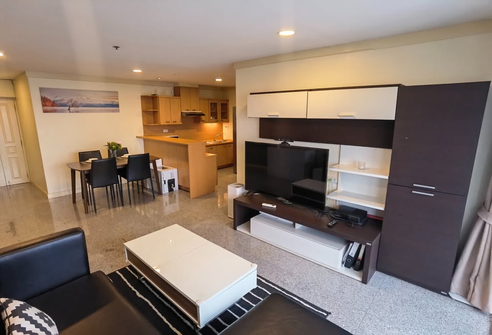 Spacious 2-Bedroom + Extra Room, 1-Bathroom, 82.94 sqm condo at The Waterford Diamond Sukhumvit 30/1 for sale ฿9.79M. High floor, 2 balconies, BTS Phrom Phong/Thonglor.