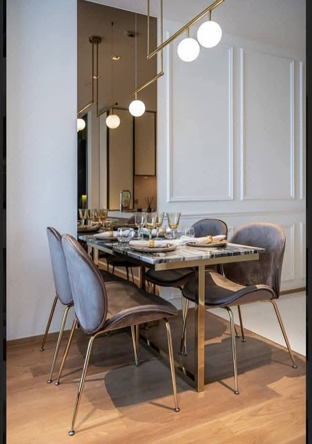 Luxury 2-bed, 2-bath, 80.26 sqm condo at BEATNIQ Sukhumvit 32, for rent at 90,000 THB/month. 300m from BTS Thonglor. Fully furnished. Call now!