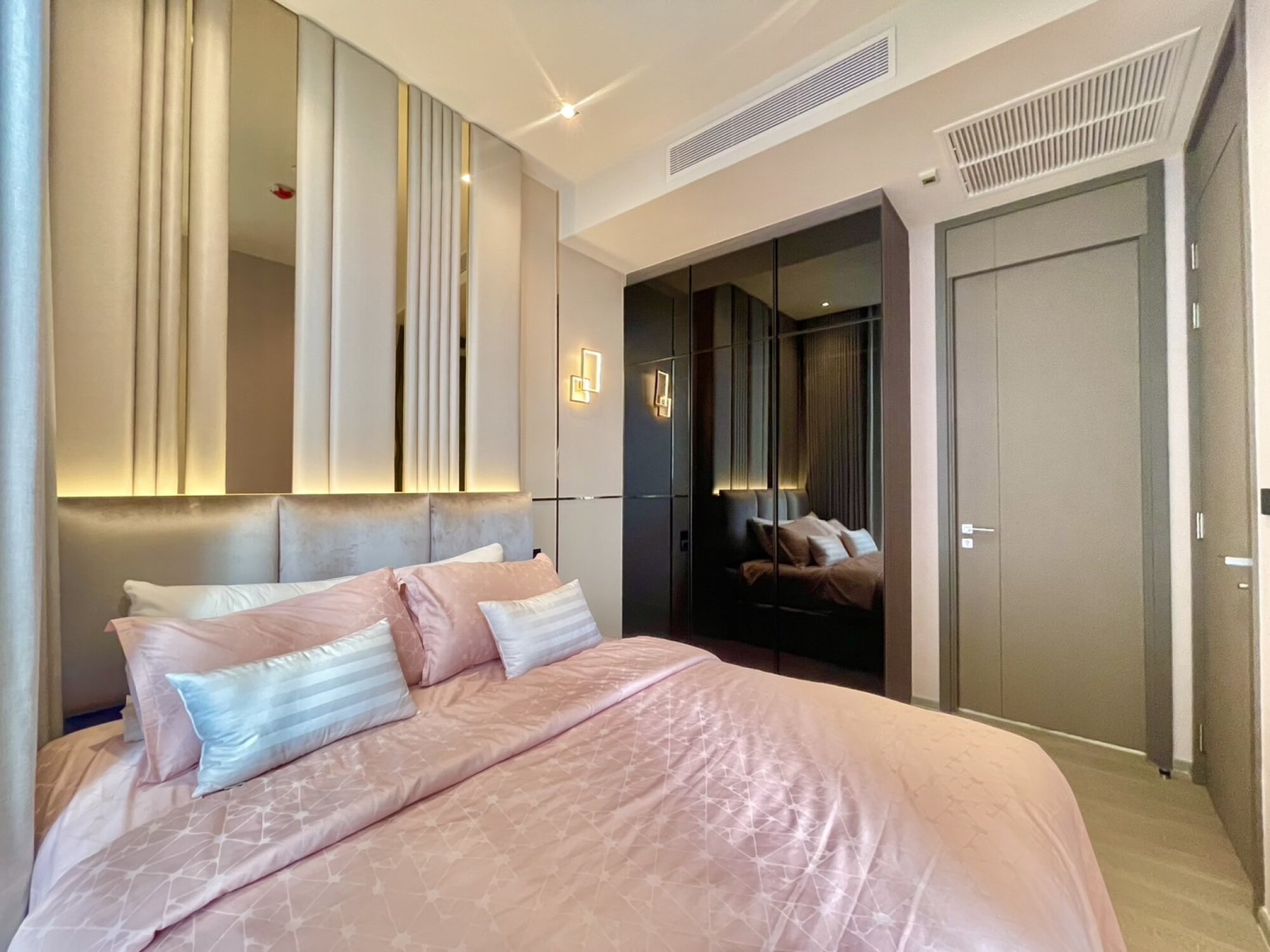 Explore this luxurious 2-bed, 2-bath condo at Hyde Heritage Thonglor. 80 sqm, great amenities, stunning city views, available for rent at 130,000 THB/month.