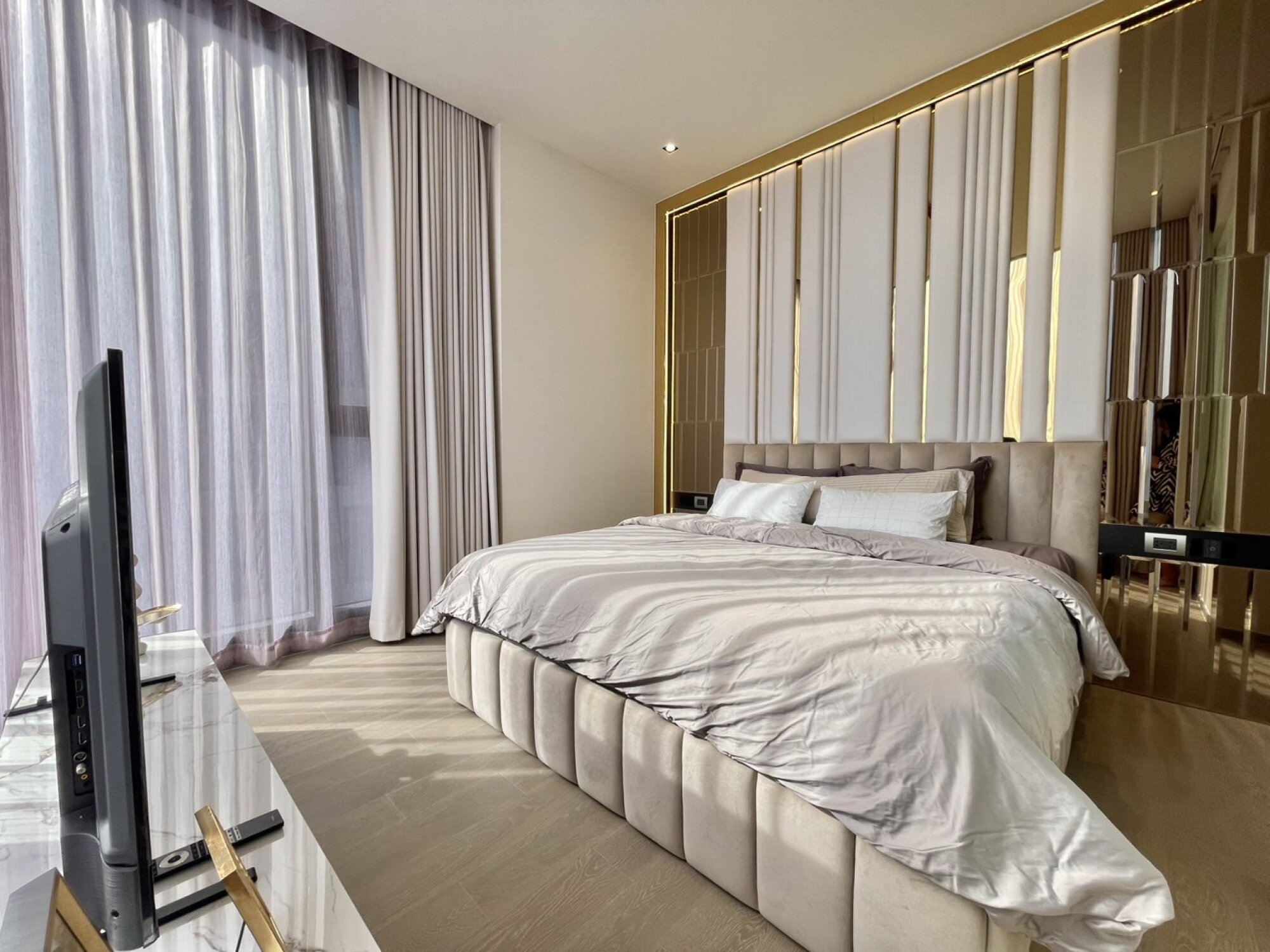 Explore this luxurious 2-bed, 2-bath condo at Hyde Heritage Thonglor. 80 sqm, great amenities, stunning city views, available for rent at 130,000 THB/month.