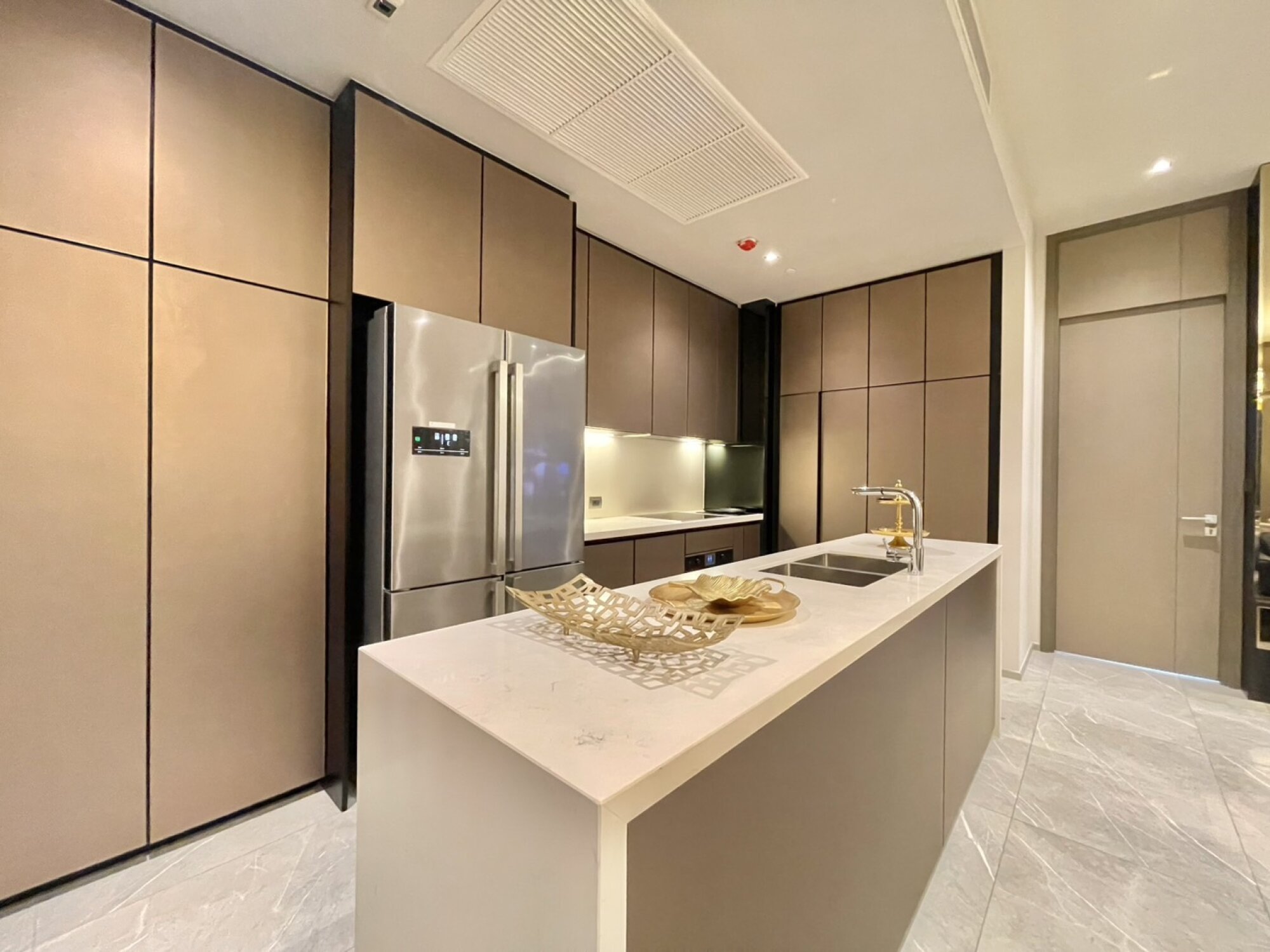 Explore this luxurious 2-bed, 2-bath condo at Hyde Heritage Thonglor. 80 sqm, great amenities, stunning city views, available for rent at 130,000 THB/month.