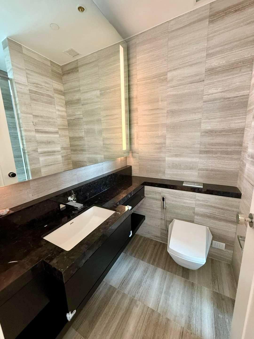 Luxury 3-bed 3-bath 192 sqm condo at Four Seasons Private Residences for rent at ฿260,000/month. Fully furnished, floor 30, Mae Rim, Chiang Mai. Available 14/2/2025!