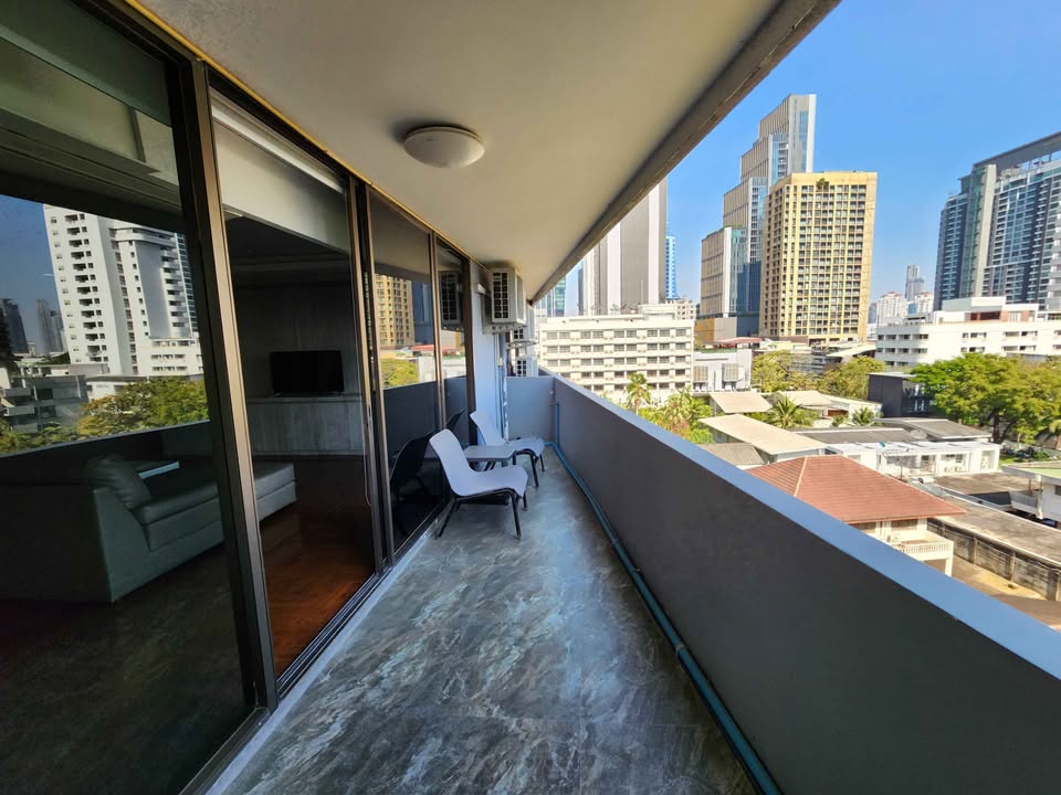 4-Bedroom, 3-Bathroom Condo at Premier Sukhumvit 24, 203 sqm, For Rent 65,000 THB, 450m to BTS Phrom Phong, Fully Furnished, Pet-Friendly