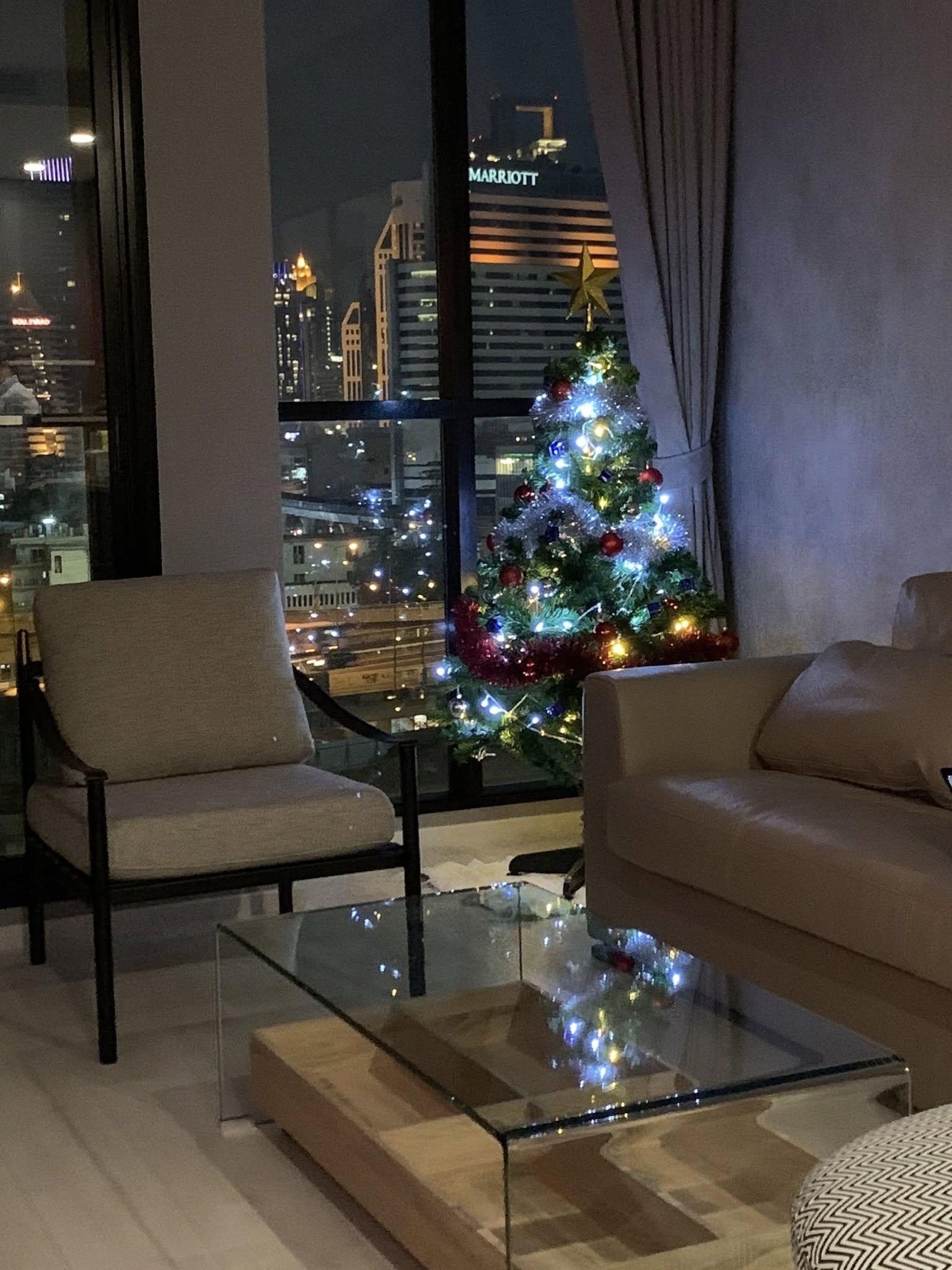 2-Bed, 1-Bath 70sqm Condo at Noble Ploenchit for Rent 67K THB, 5min to BTS Ploenchit