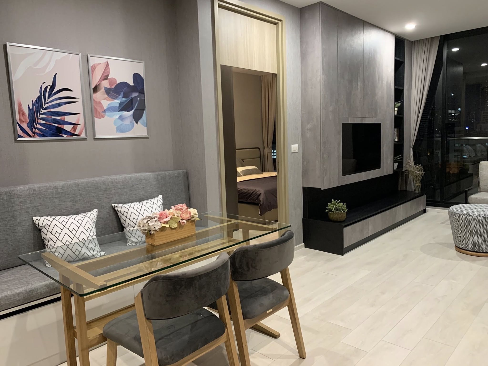 2-Bed, 1-Bath 70sqm Condo at Noble Ploenchit for Rent 67K THB, 5min to BTS Ploenchit