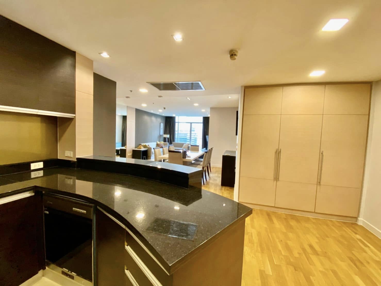 2-Bedroom 2-Bathroom 139.4sqm Urbana Sathorn for Sale 24M THB, Near BTS Chong Nonsi, Fully Furnished, Luxury Living in Bangkok's Prime Location
