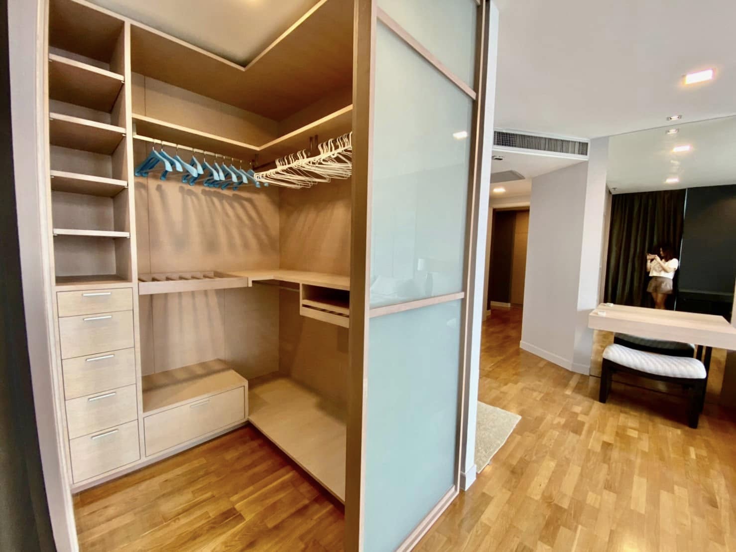 2-Bedroom 2-Bathroom 139.4sqm Urbana Sathorn for Sale 24M THB, Near BTS Chong Nonsi, Fully Furnished, Luxury Living in Bangkok's Prime Location
