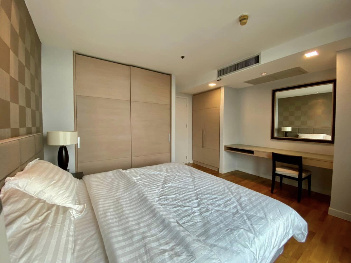 2-Bedroom 2-Bathroom 139.4sqm Urbana Sathorn for Sale 24M THB, Near BTS Chong Nonsi, Fully Furnished, Luxury Living in Bangkok's Prime Location