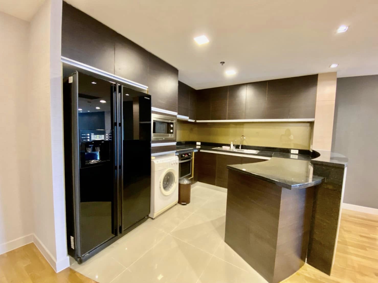 2-Bedroom 2-Bathroom 139.4sqm Urbana Sathorn for Sale 24M THB, Near BTS Chong Nonsi, Fully Furnished, Luxury Living in Bangkok's Prime Location