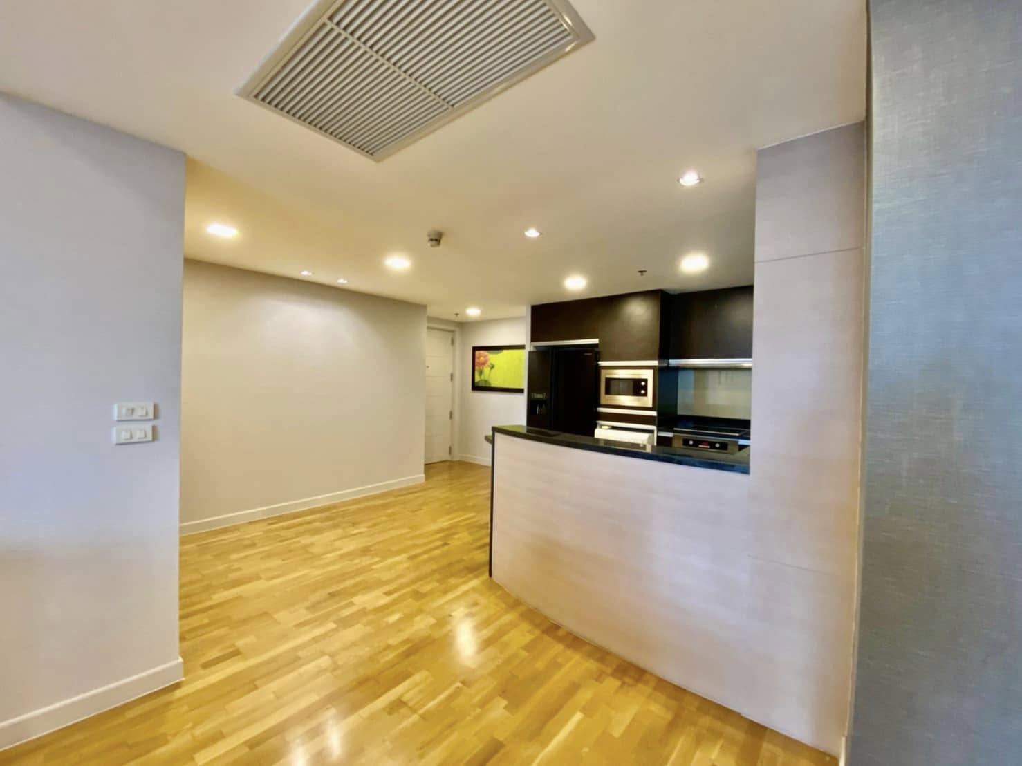 2-Bedroom 2-Bathroom 139.4sqm Urbana Sathorn for Sale 24M THB, Near BTS Chong Nonsi, Fully Furnished, Luxury Living in Bangkok's Prime Location