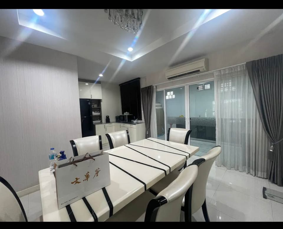 3-BR, 3-Bath, 187sqm Townhouse for Rent at Panasiri Residences, 38K/month, Near Lat Phrao MRT & Saphan Khwai BTS, Fully Furnished, 2 Parking Spaces