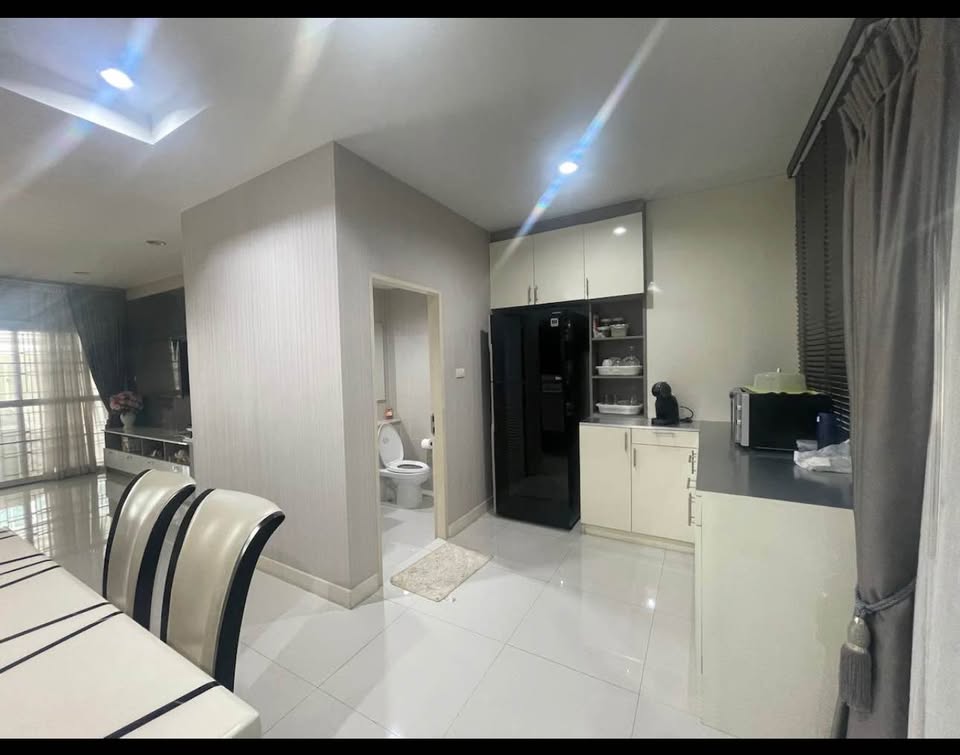 3-BR, 3-Bath, 187sqm Townhouse for Rent at Panasiri Residences, 38K/month, Near Lat Phrao MRT & Saphan Khwai BTS, Fully Furnished, 2 Parking Spaces