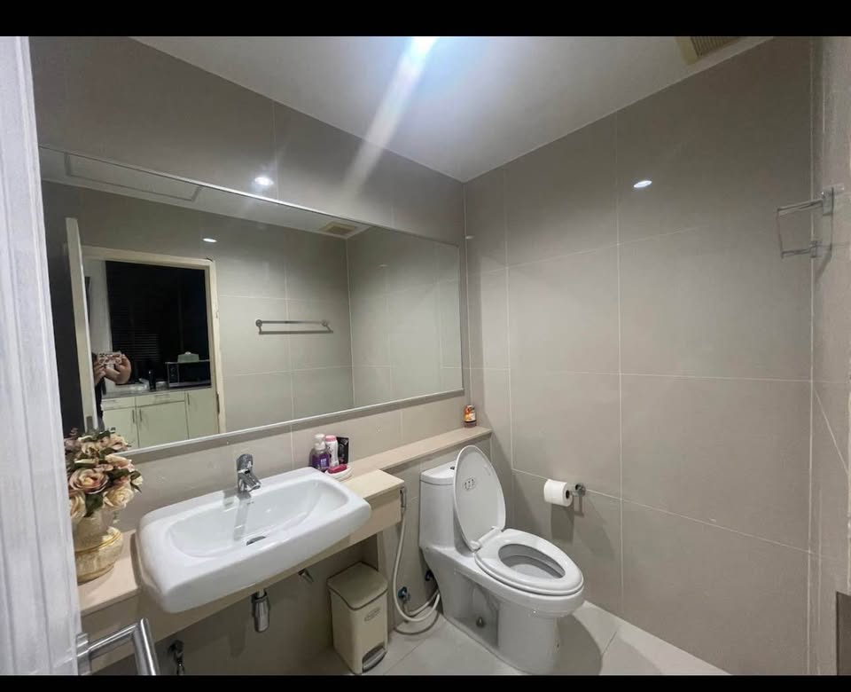 3-BR, 3-Bath, 187sqm Townhouse for Rent at Panasiri Residences, 38K/month, Near Lat Phrao MRT & Saphan Khwai BTS, Fully Furnished, 2 Parking Spaces