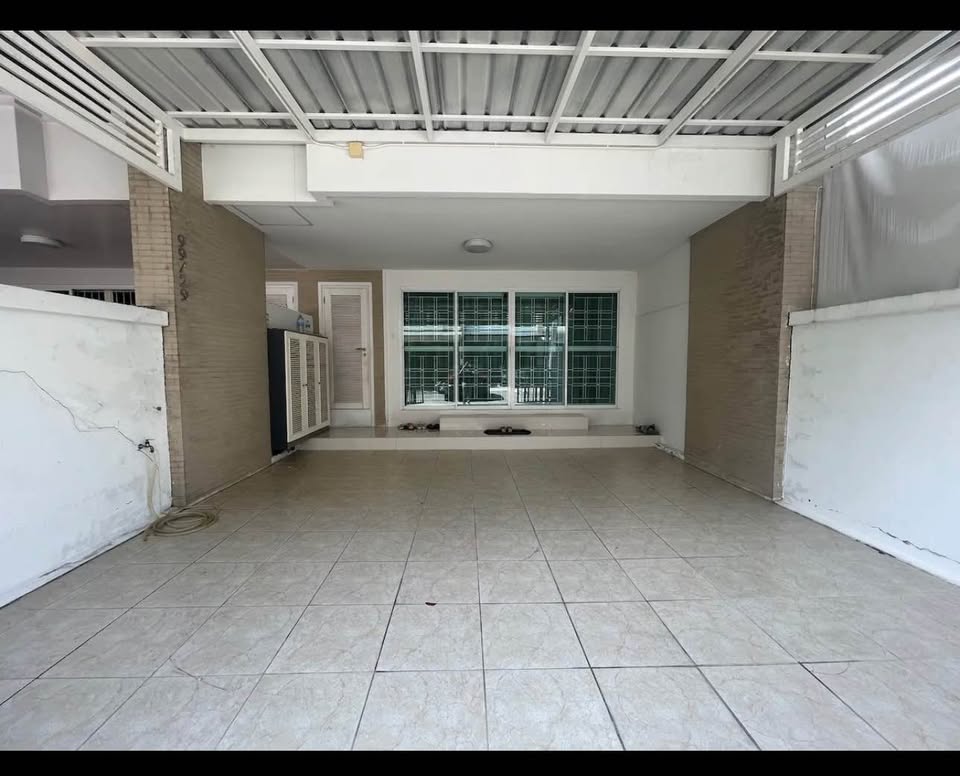 3-BR, 3-Bath, 187sqm Townhouse for Rent at Panasiri Residences, 38K/month, Near Lat Phrao MRT & Saphan Khwai BTS, Fully Furnished, 2 Parking Spaces