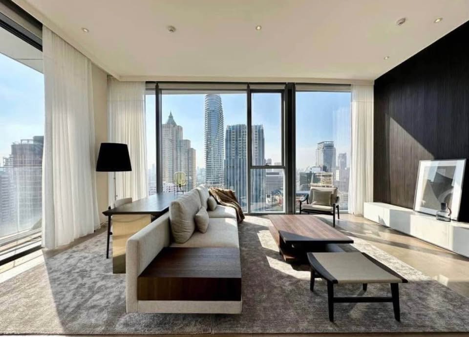 2-Bed, 3-Bath, 154 sqm Condo at Scope Langsuan for Rent, 390K THB/month, 5-min Walk to Chidlom BTS