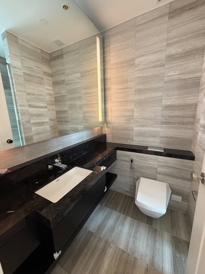 3-Bed, 3-Bath, 192 sqm Condo at Four Seasons Residences, Sathon, for Rent at 260K THB/month, Near Saphan Taksin BTS, Luxury Living with River Views