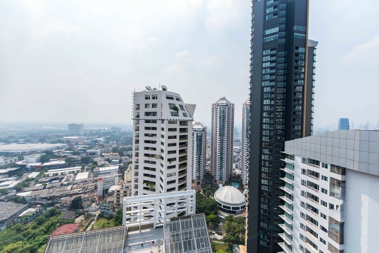 2-Bed, 2-Bath, 110 sqm Condo for Rent at Emporio Place, Sukhumvit, 65K THB/month, Near Phrom Phong BTS, Fully Furnished, Modern Living in Bangkok
