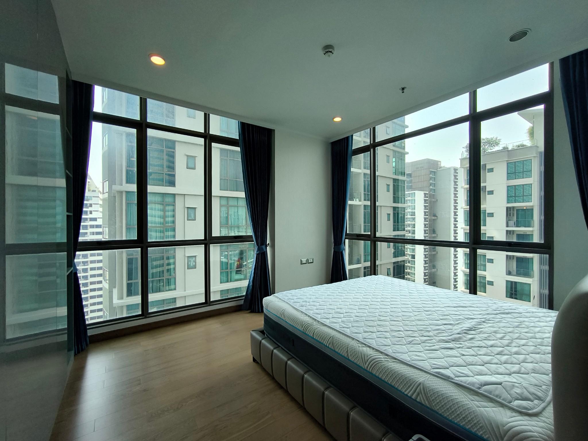 2-Bed, 2-Bath, 77 sqm Condo at Supalai Oriental Sukhumvit 39 for Rent 60,000 THB, Near BTS Phrom Phong, Luxurious Living in Central Bangkok.