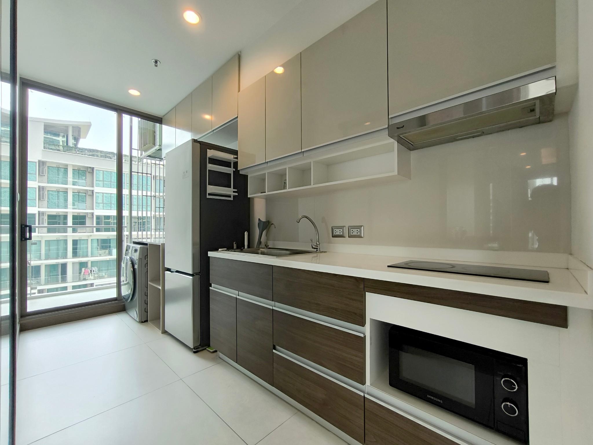 2-Bed, 2-Bath, 77 sqm Condo at Supalai Oriental Sukhumvit 39 for Rent 60,000 THB, Near BTS Phrom Phong, Luxurious Living in Central Bangkok.