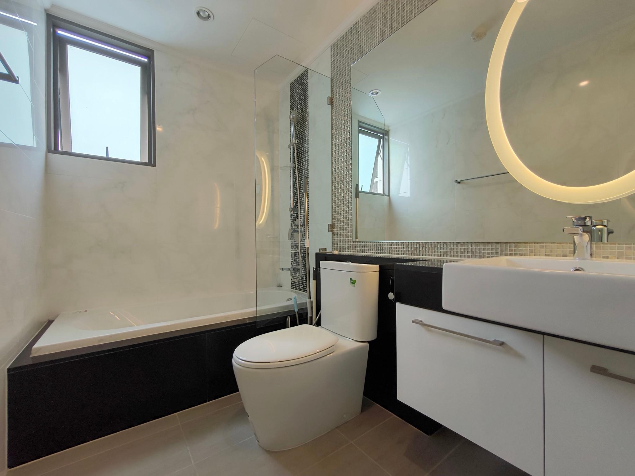 2-Bed, 2-Bath, 77 sqm Condo at Supalai Oriental Sukhumvit 39 for Rent 60,000 THB, Near BTS Phrom Phong, Luxurious Living in Central Bangkok.