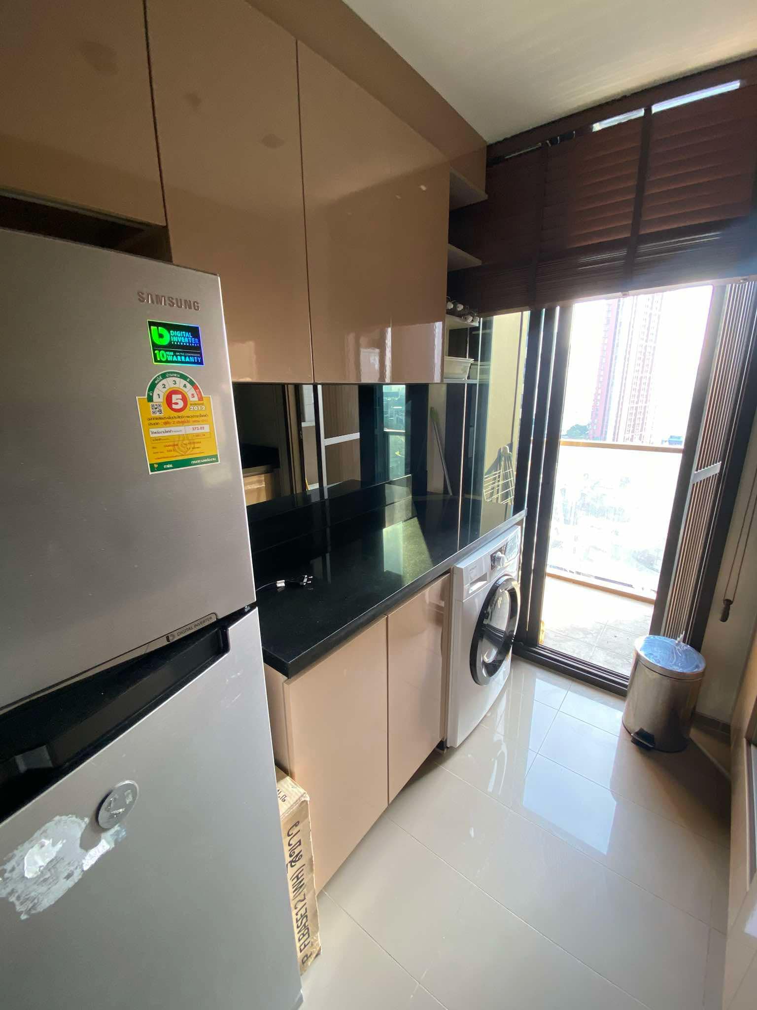 Modern 2-bed, 2-bath, 70 sqm corner unit at The Line Sukhumvit 71. 7 mins to BTS Phra Khanong. Pool, gym, co-working space. Rent ฿40K/month.