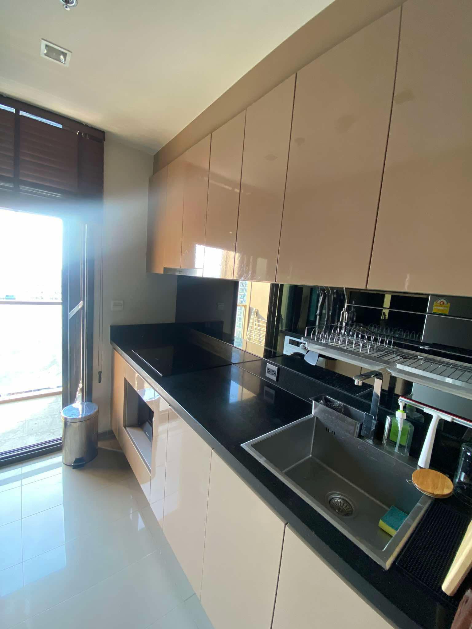Modern 2-bed, 2-bath, 70 sqm corner unit at The Line Sukhumvit 71. 7 mins to BTS Phra Khanong. Pool, gym, co-working space. Rent ฿40K/month.
