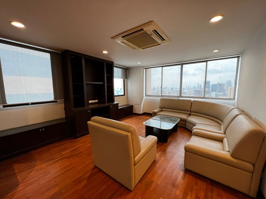 President Park, 4-Bedroom Condo Bangkok, Luxury Condo for Rent, Sukhumvit 24 Condo, Bangkok Rental Property, High-End Condo Bangkok, Condo Near Phrom Phong BTS