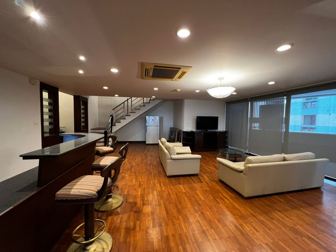 President Park, 4-Bedroom Condo Bangkok, Luxury Condo for Rent, Sukhumvit 24 Condo, Bangkok Rental Property, High-End Condo Bangkok, Condo Near Phrom Phong BTS