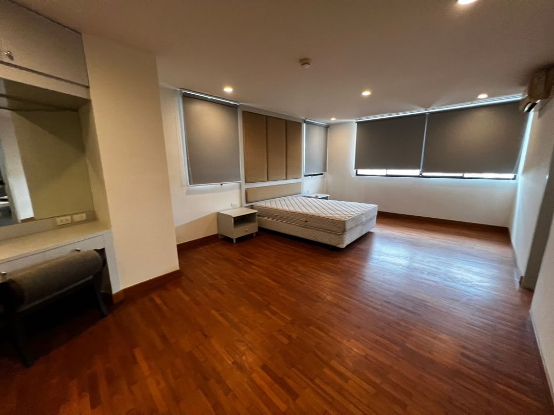 President Park, 4-Bedroom Condo Bangkok, Luxury Condo for Rent, Sukhumvit 24 Condo, Bangkok Rental Property, High-End Condo Bangkok, Condo Near Phrom Phong BTS