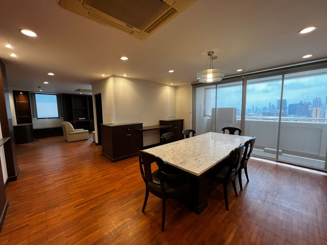 President Park, 4-Bedroom Condo Bangkok, Luxury Condo for Rent, Sukhumvit 24 Condo, Bangkok Rental Property, High-End Condo Bangkok, Condo Near Phrom Phong BTS