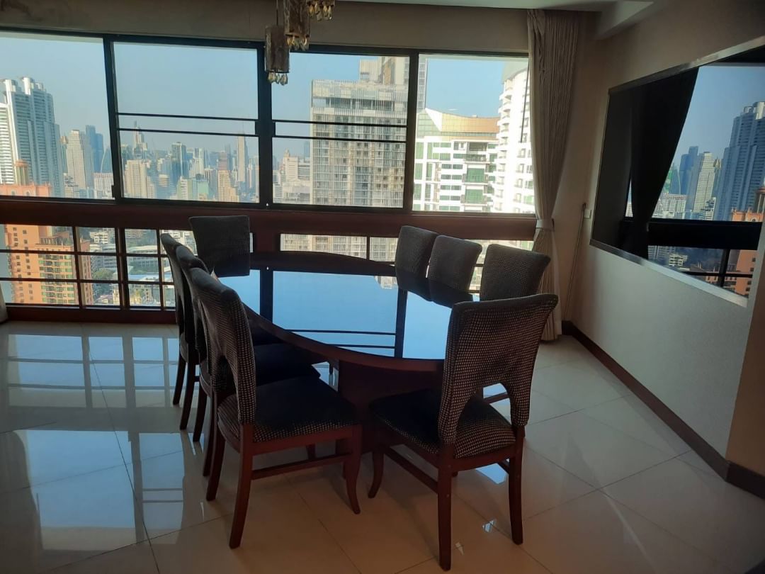 Spacious 3-bed, 4-bath condo with maid room at President Park Sukhumvit 24 for rent at 80,000 THB/month. Prime location near Phrom Phong BTS. Luxury living in Bangkok.