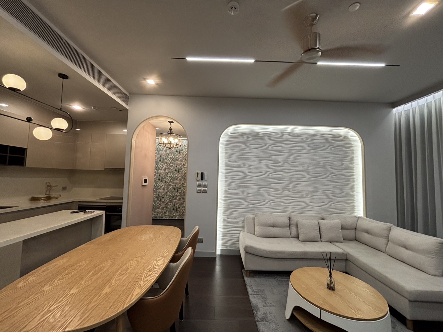 Luxury 3-bed, 3-bath condo at LAVIQ Sukhumvit 57, 120 sqm, 27th floor. Prime Thonglor location near BTS. Full facilities. Rent starts at 145,000 THB/month.