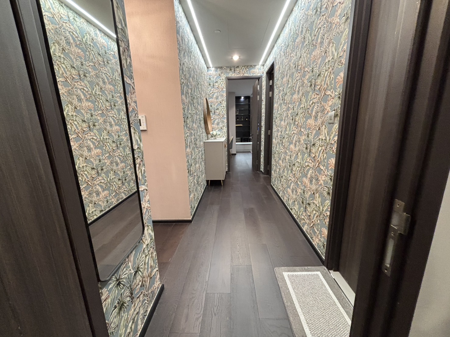 Luxury 3-bed, 3-bath condo at LAVIQ Sukhumvit 57, 120 sqm, 27th floor. Prime Thonglor location near BTS. Full facilities. Rent starts at 145,000 THB/month.