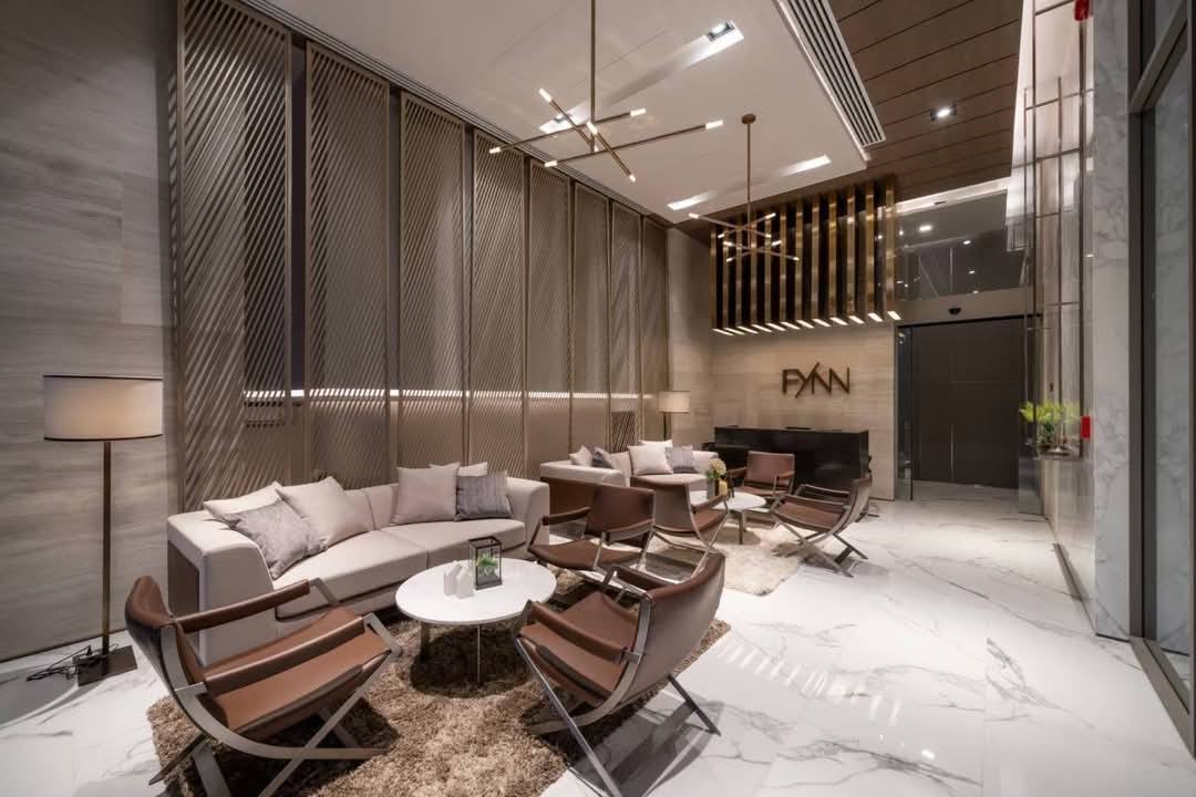 Luxury 2-bed, 2-bath condo at H Sukhumvit 43, 60 sqm, 17th floor. Prime Phrom Phong location near BTS. Full facilities. Rent starts at 43,000 THB/month.