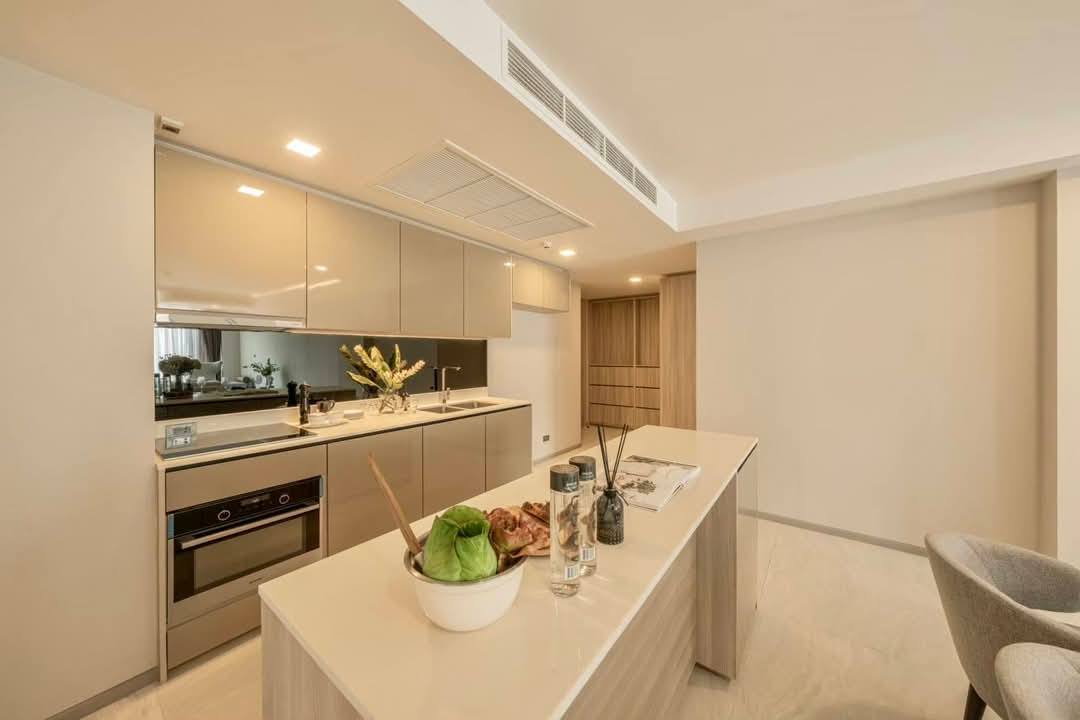 Luxury 2-bed, 2-bath condo at H Sukhumvit 43, 60 sqm, 17th floor. Prime Phrom Phong location near BTS. Full facilities. Rent starts at 43,000 THB/month.